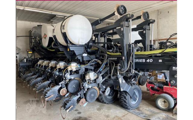 2020 Harvest International PB4015S2 Planter For Sale In Montrose, Illinois 62445