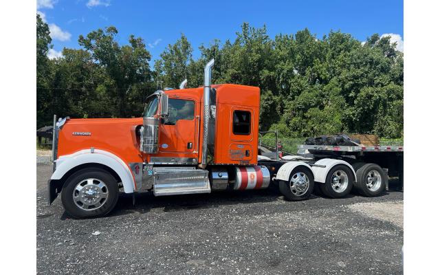 2015 Kenworth W900L Semi-Tractor For Sale In Charlotte, North Carolina 28213