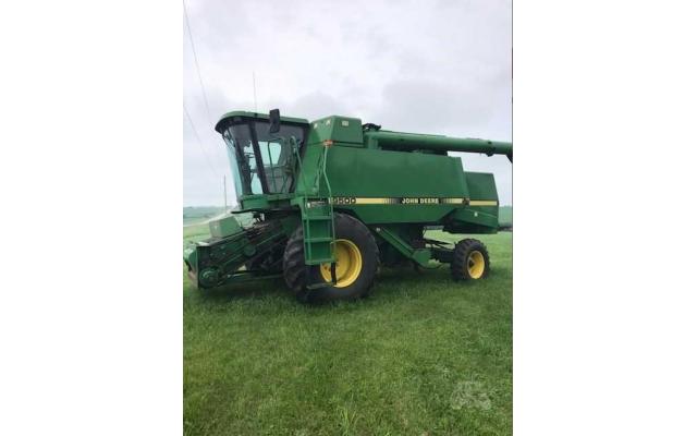 1995 John Deere 9500 Combine For Sale In Edelstein, Illinois 61526