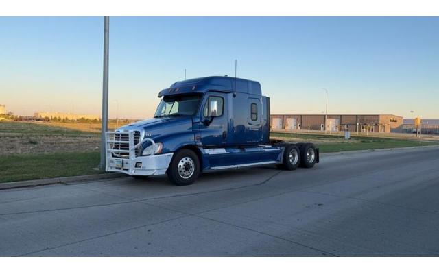 2010 Freightliner Cascadia 125 Semi-Tractor For Sale In Bismarck, North Dakota 58503