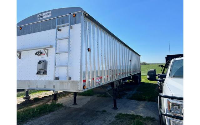 2013 Cornhusker Hopper/Grain Trailer For Sale In Smithville, Missiouri 64089