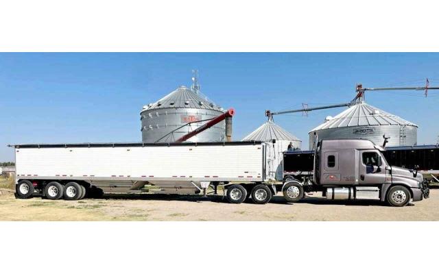 2018 Freightliner Cascadia Semi-Tractor w/ 2021 Timpte Hopper Trailer  For Sale In Lehi, Utah 84043