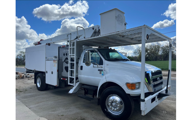 2009 Ford F750 Forestry Bucket Truck For Sale In Visalia, California 93292