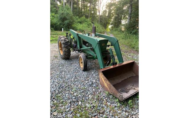 John Deere 1520 Tractor For Sale in Conowingo, Maryland 21918