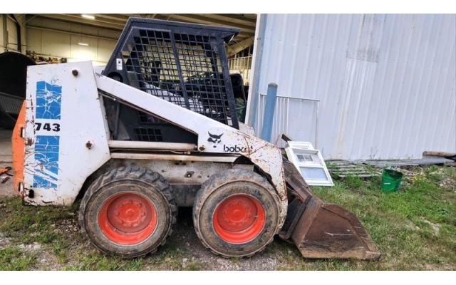 Bobcat 743 Skid Steer Loader For Sale In Apple Creek, Ohio 44606