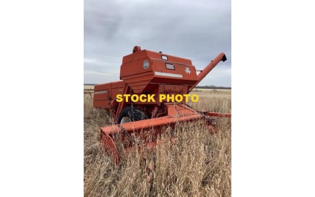Massey Ferguson 405 Combine for Sale in Woodburn, Indiana 46797
