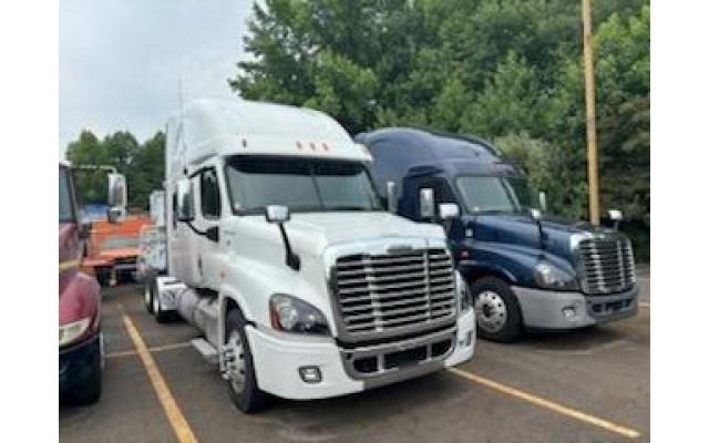 2011 Freightliner Semi-Tractor For Sale In Sewell, New Jersey 08080