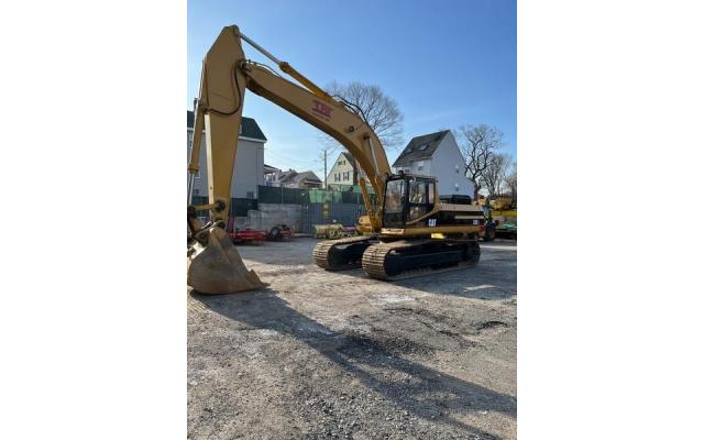 1995 Caterpillar 330 L Excavator For Sale In Dorchester, Massachusetts 02122