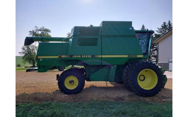 John Deere 9600 Combine For Sale In Clinton, Iowa 52732