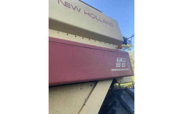 New Holland TR86 Combine For Sale In Beaver Dam, Kentucky 42320