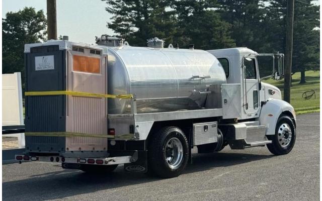2013 Peterbilt 337 Restroom Truck For Sale In East Hartford, Connecticut 06108