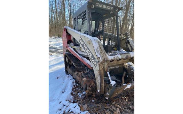 Takeuchi TL130 Compact Track Loader for Sale In Coatesville, Pennsylvania 19320