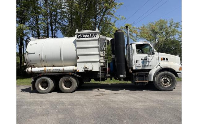 2004 Sterling LT9 – 3,500-Gallon Vacuum Truck For Sale – Vienna, OH 44473