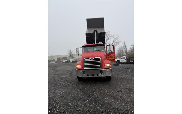 2007 Mack Vision CXN613 – Clean, Strong & Work-Ready!