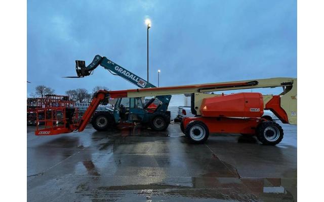 FOR SALE: 2013 JLG 800AJ Articulating Boom Lift