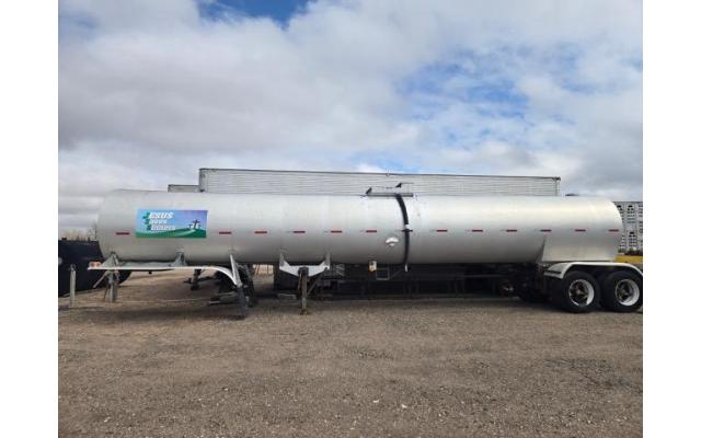 1979 Fruehauf 7,500-Gallon DOT 406 Asphalt Tanker Trailer