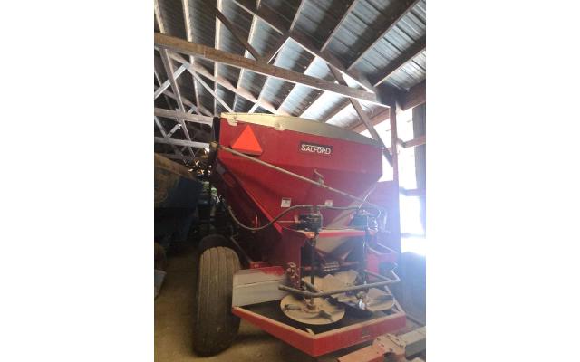 Salford Pull-Type Spreader For Sale In Towner, North Dakota 58788