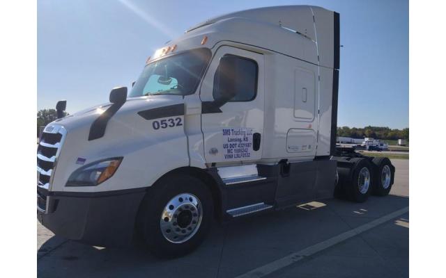 2020 Freightliner Cascadia Conventional Sleeper Semi-Tractor