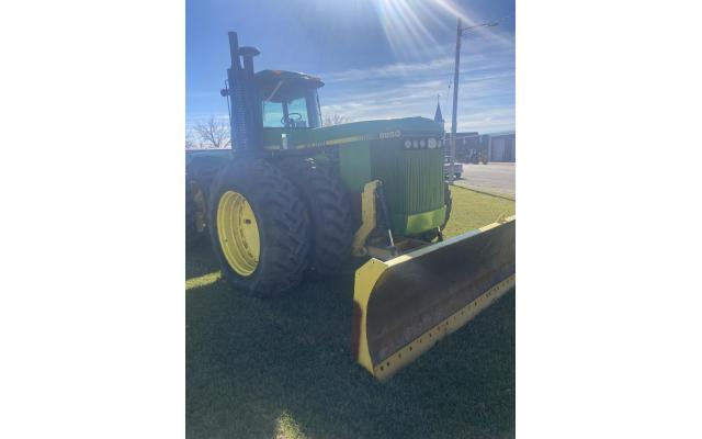 1987 John Deere 8850 Tractor with Blade For Sale In Carson, North Dakota 58529