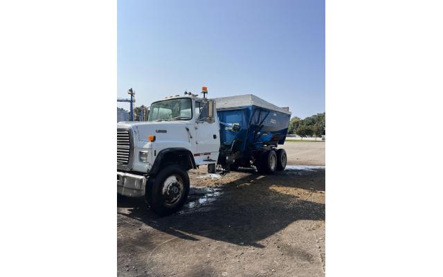 1992 Ford L9000 Feed Truck – Ready to Work Cooperstown, North Dakota 58425