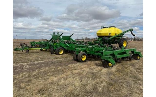 2012 John Deere 1890 Air Drill + 430 Bushel Cart – Field Ready – Grenora, ND 58845