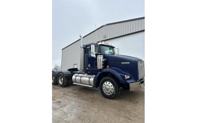 2001 Kenworth T800 Day Cab For Sale – Wolford, North Dakota 58385