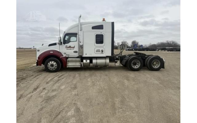 2019 Kenworth T880 Semi-Tractor