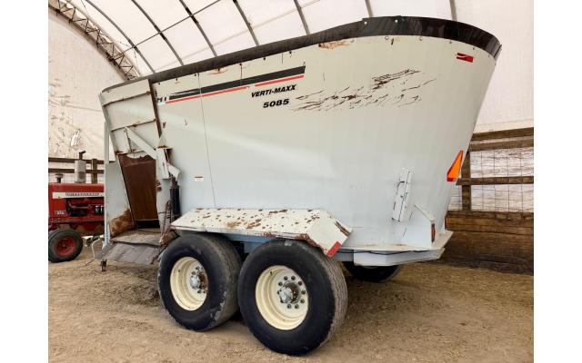 Kuhn Knight Verti-Maxx 5085 Mixer For Sale In Lakota, North Dakota 58344