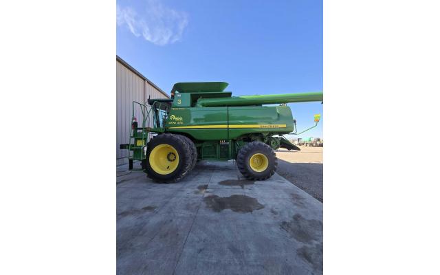 (2) 2011 John Deere 9770 Combine For Sale In Ledger, Montana 59456