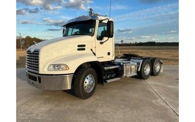 2014 Mack CXU-613 Truck