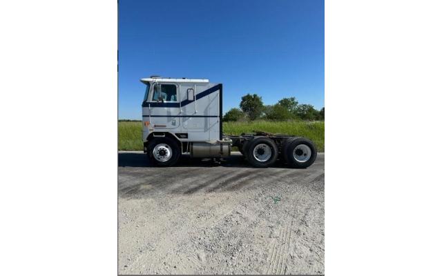 1991 International 9670 Semi-Tractor For Sale In Bowen, Illinois 62316
