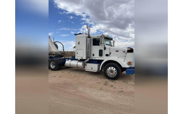 2009 Peterbilt 365 Semi-Tractor For Sale in Midland, Texas 79705