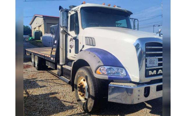 2013 Mack GU533 Roll Off Tow Truck For Sale In Jefferson City, Tennessee 37760