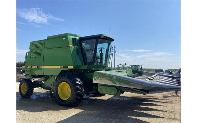 1990 John Deere 9400 Combine For Sale in Cedar, Kansas 67628