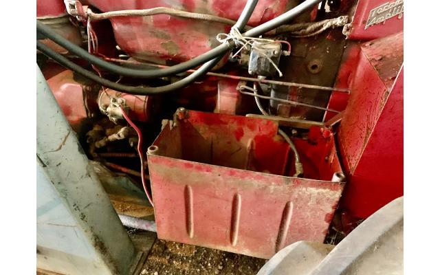 1956-1958 International W-450 Tractor For Sale In Saskatoon, Saskatchewan, Canada S7K 6H9