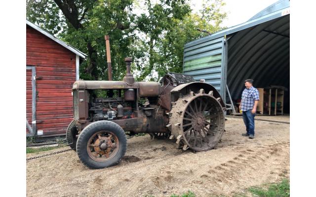 1938-1940  McCormick WK-40 Deering Tractor For Sale In Saskatoon, Saskatchewan S7K 6H9