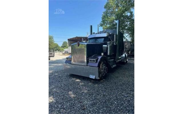 2005 Kenworth W900 Semi-Tractor For Sale In Alexander, North Carolina 28701