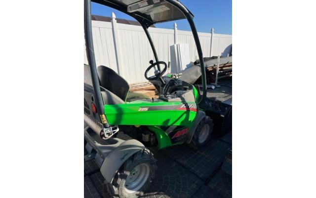Avant 225 With Bucket Loader For Sale in Fort Mc Murray, Alberta, Canada T9H5C3