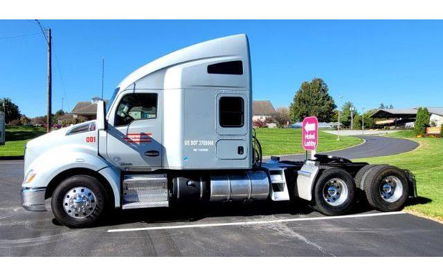 2016 Kenworth T680 Semi Tractor For Sale in Paradise, Pennsylvania 17562