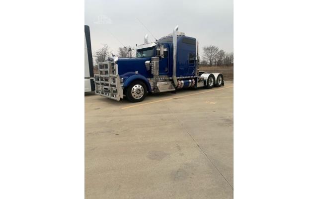 2001 Kenworth W900L Semi-Tractor For Sale In Springdale, Arkansas 72762