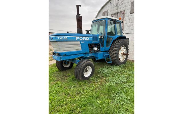 Ford TW25 Tractor For Sale In Pontiac, Illinois 61764