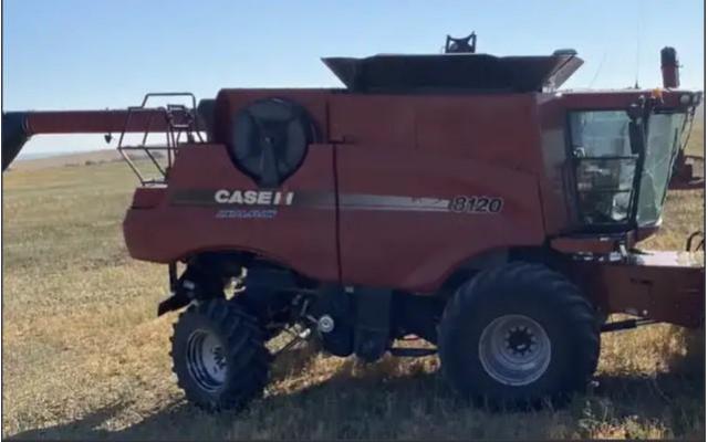 Case IH 8120 Combine For Sale In Coutts, Alberta, Canada T0K 0N0