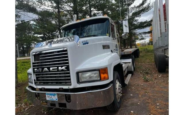 1993 Mack CH 613 Semi-Tractor For Sale In Cambridge, Minnesota 55008