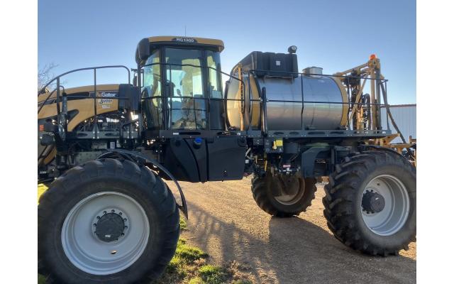 2014 Rogator 1300 Self Propelled Sprayer For Sale In Keene, North Dakota 58847