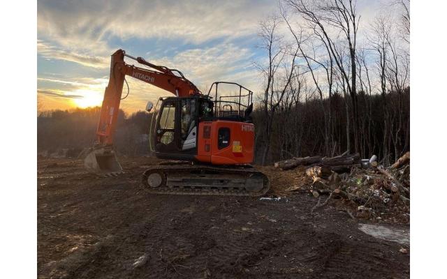 2021 Hitachi ZX135US-6 Crawler Excavator For Sale In Emlenton, Pennsylvania 16373
