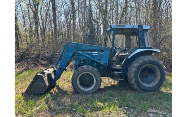 1985 Case International 885 Tractor For Sale In Eganville, Ontario, Canada  K0J 1T0