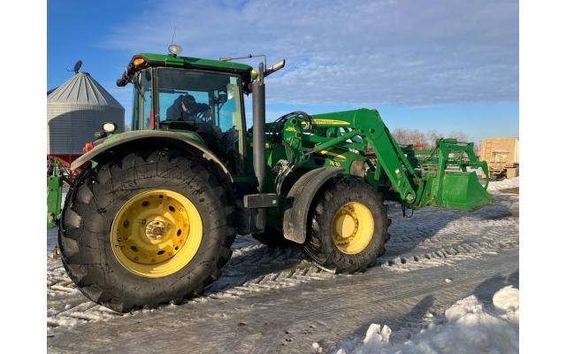 2009 John Deere 7630 Tractor With John Deere 746 Loader